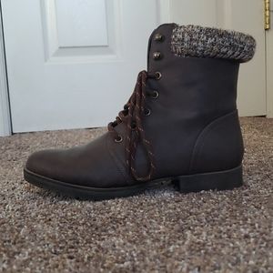 Brown boots with sweater cuff